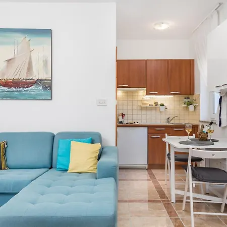 Blue Dream With A Pool Apartman