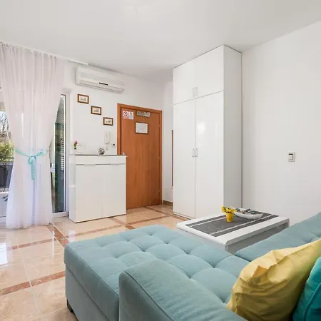 Blue Dream With A Pool Apartman